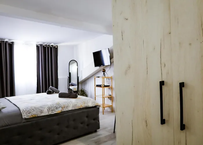 Lola Apartman