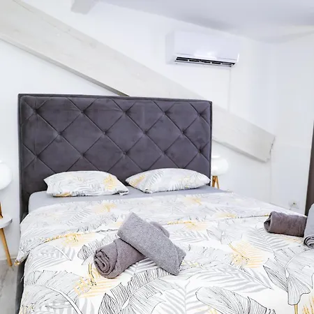 Lola Apartman Tivat Exterior photo