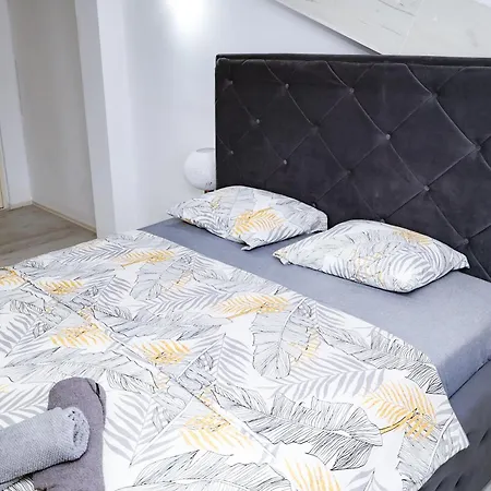 Lola Apartman Tivat Exterior photo